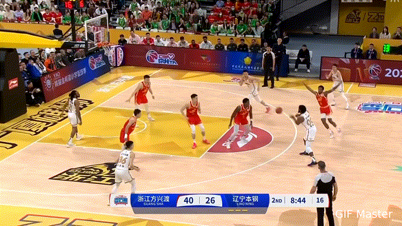 灰狼队遭遇连败，球员状态低迷难以挽回